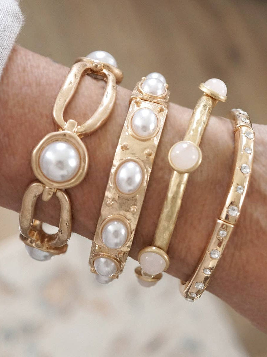 Stretchy Bangle with Pearls