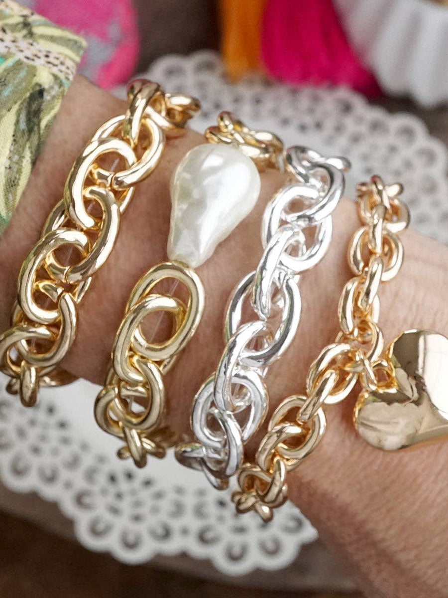 Chunky Stretch Bracelet with Sculpted Pearl Bead