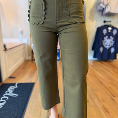 Scallop Pocket Wide-Leg Pants – Olive